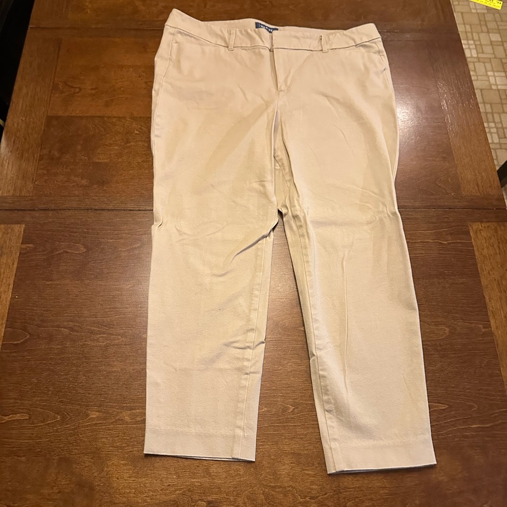 Old Navy women’s Khaki Pixie Pants 16